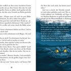 Zwei Buchseiten eines Kinderbuchs und eine Illustration. Ein Krokodil schaut mit leuchtenden Augen aus einem See.