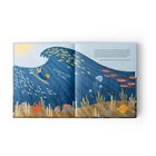 Text beschreibt einen Unterwasserbesuch. Illustration zeigt Yuki, Wellen, Fische, Quallen, einen Krebs und Seegras.