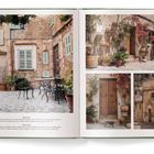 Links: "Diese Seite: Subuptate? Evenis sei ondaus..." Rechts: "Om pediatae dipae vel..." Bilder zeigen mediterrane Architektur mit Pflanzen.