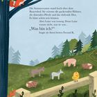 Text: „Die Sommersonne stand hoch über dem Bauernhof... 'Was bin ich?' fragte sie ihren besten Freund K."
Illustration: Ein Eichhörnchen auf einem Baum, Tiere auf einer Wiese, ein Vogel auf einem Zaun.