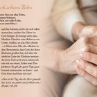 „Liebe übersteht auch schwere Zeiten.“ Zwei Menschen halten sanft Hände.