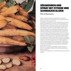 Titel: SÜSSBOHNEN UND SPINAT MIT ZITRONE UND SCHWARZEN OLIVEN. Rezepte für 4 Personen. Zutaten rechts gelistet. Illustration mit Bohnen im Hintergrund.