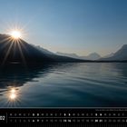 Kanada 02. Stille am Bow Lake [Alberta], wo Wasser, Berge und Himmel eins werden. Sonnenaufgang über Bergen und See.