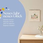 "Neues Jahr, neues Glück. Welcher unserer Kalender soll für 2027 Ihr täglicher Begleiter werden?" Links Text, rechts Blumen.