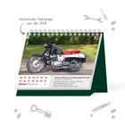 Text: "historische Fahrzeuge aus der DDR", "Januar | Woche 04", "Pannonia TLB de Luxe mit Seitenwagen Duna OK3". Kalender mit Motorrad.