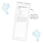 "Rindfleischpfanne mit Pilzen" Rezept. Text: „Mit leckeren Rezepten zum Ausprobieren auf der Rückseite.“ Florales blaues Muster.