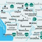 Eine Karte der Toskana mit Orten wie Florenz, Pisa, Siena, Livorno; Zahlen auf grünen Schildern.