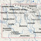 Karte mit Städtenamen wie Harrachov, Špindlerův Mlýn, Trutnov, und Flussnamen wie Jizera und Labe. Grenzlinie markiert.