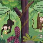 „Now swing like a monkey through the trees!“ und „Can you SWING like a monkey?“ Zwei Affen schwingen fröhlich im Dschungel.