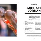Texte: "HOW HIGH?", "MICHAEL JORDAN", "Nickname: Air Jordan", "College: University of North Carolina", "Draft: No. 3 pick, 1984, Chicago Bulls".

Links eine Person in Basketballtrikot. Rechts Text über Erfolge.