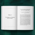 Links: "TEIL 3 Vermögen ist Haltung und Strategie". Rechts: Text über den Unterschied zwischen Geld haben und Vermögen führen.