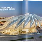"UAE Pavilion at EXPO 2020 Dubai. Dubai, UAE. 2016–2021." Ein futuristisches, blütenartiges Gebäude bei Abenddämmerung.