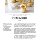 "PIZZAKUGELN Klassiker" steht im Mittelpunkt. Ein Rezept mit Zutatenliste und Zubereitungsschritten. Bild zeigt goldene Brötchen.