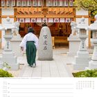 Kalender: 31 Mo, 01 Di, 02 Mi, 03 Do, 04 Fr, 05 Sa, 06 So; 22. Woche; Mai/Juni. Ein traditioneller japanischer Schrein.