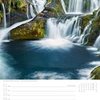 Kalender für Juni, Woche 25. Daten: 21 bis 27, Sonntag hervorgehoben. Foto von Wasserfällen in Gjáin, Südisland.