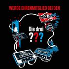 "Werde Ehrenmitglied bei den Die drei ???" oben, Kassetten, Geisterschloss und mystische Symbole verteilt.