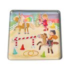 Eine Illustration zeigt ein Einhorn und Kinder auf Pferden mit Hütchen, Reifen und einem Hindernis in einem Reitparcours.