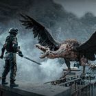 Ein Soldat steht mit einem Schwert einem großen, geflügelten Monster gegenüber. Rauchige, dramatische Umgebung.