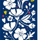 Notizbuch mit Spiralbindung, blauer Hintergrund, weiße Blumensilhouetten, bunte Punkte, gelbe und rote Akzente.