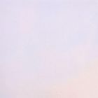 Ein sanftes Farbspiel aus blassem Rosa, Hellblau und Lila, das an einen zarten, pastelligen Himmel erinnert.