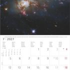Kalenderblatt Juli 2027. Spiralgalaxien NGC 4496A, NGC 4496B. Bild oben: Galaxie, leuchtende Sterne und Gaswolken.