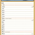 Text oben: "8 · 2027", Sprechblase: "UND ICH SAG` NOCH EXTRA: SPRICH DEN KAPITÄN BLOSS NICHT AUF SEINE SEGELOHREN AN!"  
Zwei Personen in Schwimmreifen, ein Schiff, Kalender unten.