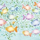 Text: "Zu meiner Familie gehören:" Fische in verschiedenen Farben mit Namen wie Uroma, Opa; grüne Blätter, blauer Hintergrund.