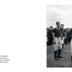 "Presenting a Trophy" von Stanley Devon, 23. Juni 1957. Eine Frau überreicht einem Mann eine Trophäe bei einer Polo-Veranstaltung.