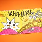 Der Text "¡KI-KI-RI-KI!" steht groß in Schwarz auf gelbem Hintergrund. Eine Illustration zeigt eine fröhliche Sonne und ein Haus.