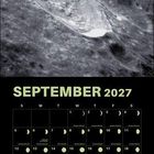 Text: "SEPTEMBER 2027"
Kalender mit Mondphasen, Hintergrund zeigt Mondoberfläche in Grautönen.
