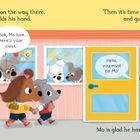 Ein Hund mit einer Schleife gibt Mo die Hand, um ihn zu beruhigen. Sie nähern sich einer gelben Tür zur Schule.