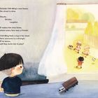 Texte über Chih-Ming, neue Umgebung, fremde Gesichter. Illustration: Kind blickt aus Fenster auf spielende Kinder mit Ball.