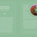 "PLAYING WELL WITH OTHERS (Family Halictidae)" steht über einem mintgrünen Textfeld mit Bienen-Illustration. Rechts rundes Bild einer Biene.