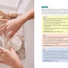 **Colorful Clay Sculptures**

Hände formen Ton auf Holzplatte; Nudelholz, Cutter und weitere Tonklumpen dabei sichtbar. Anleitungsabschnitt daneben.