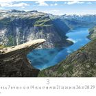"Trolltunga", "3", "CASARES EDITION". Eine atemberaubende Felsformation ragt über einen blauen Fjord, umgeben von Bergen.