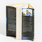 Text: „Die Klimakrise kostet Menschenleben, Kein Ziel, keine Vereinbarung...“ Rückseite eines Buches, Foto eines Mannes.
