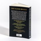 "Der kleine Bruder" von Sven Regener. Rückentext beschreibt Berlin-Kreuzberg 1980, Frank sucht seinen Bruder, spannende Suche.