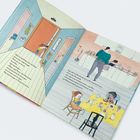 Texte beschreiben Alltagssituation: Sal hält Kiste, Nico kocht, Kinder am Tisch. Küche und Flur in Pastellfarben illustriert.