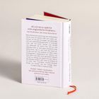 „Es ist nie zu spät für eine unglückliche Kindheit.“ Zitat auf der Rückseite eines Buches mit weißem Einband.