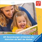 "Mit Ravensburger entdecken die Kleinsten die Welt der Bücher." Eine Frau und ein Kind lesen gemeinsam ein Buch.
