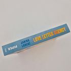 Rücken eines blauen Buches: "JANINA LORENZ", "LOVE LETTER AGENCY", "PIPER", Nummer "32206".