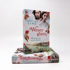 "Weserglanz" von Christiane Lind, mit Herbstblättern und Fotos von Frauen; im Hintergrund eine Flusslandschaft.