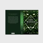 Buchtitel: "Dark Waters". Untertitel: "Fae vergeben nicht. Fae vernichten." Grünes Blattdesign mit weißen Blüten.