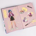 Links "HANA", rechts "Y3". Illustration eines Mädchens mit blauen Haaren, daneben Ramen, Mikrofon, Kopfhörer, Fotos, Schwert.