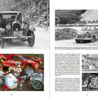 "Die Rallye Paris-Saint-Raphaël Féminin führte über 2500 Kilometer vor der Hauptstadtkulisse der Côte d’Azur." Retro-Auto, Gelände, Frauen in Rennanzügen.