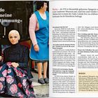 Text: »Fado ist meine Bestimmung«

Eine Frau sitzt in einem floralen Rock neben einem Hund und einer stehenden Frau in einer Schürze.