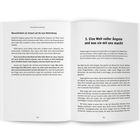 Doppelseite eines Buchs: "Von der Angst zur Motivation" links, "Motivation, die Urkraft des Lebens" rechts.