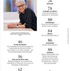 Zu Besuch im Atelier von Dörte Eißfeldt, Fotopapier in Verwandlungen. Eine Person mit Brille lächelt und stützt sich auf.