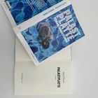 „PALAST PLATTE“ von Mara Floren steht groß auf dem Buchcover. Darunter ist eine Person in einem Pool zu sehen.