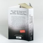 „Wir sind die Dark Forces, Baby – der Stoff, aus dem deine Albträume sind.“ Buchcover von „Bullet Proof“ von K.M. Moronova.